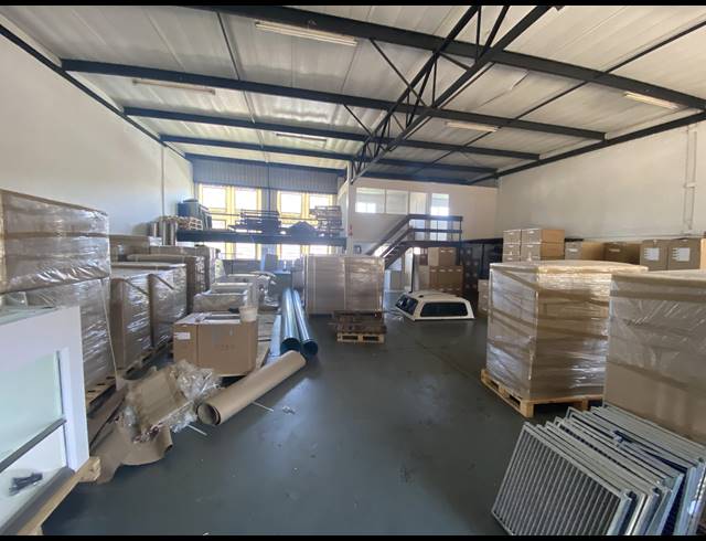 252M² WAREHOUSE TO LET IN BRIARDENE